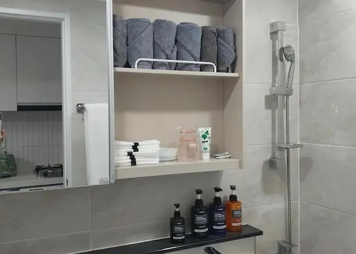 아파트 Kkachisan Station House - 김포공항 10분 풀옵션 까치산역5분거리 화곡역 상권최상 무료주차 *